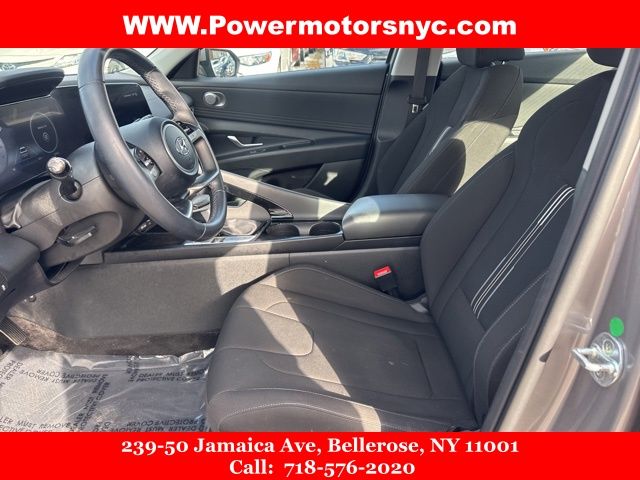 2023 Hyundai Elantra SEL Image 21 of 37