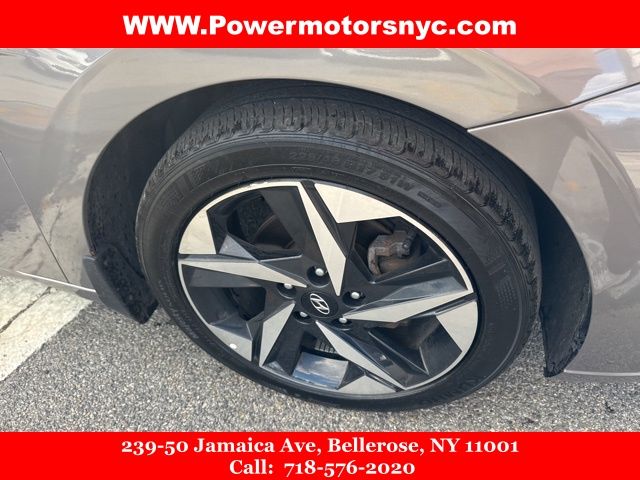 2023 Hyundai Elantra SEL Image 9 of 37