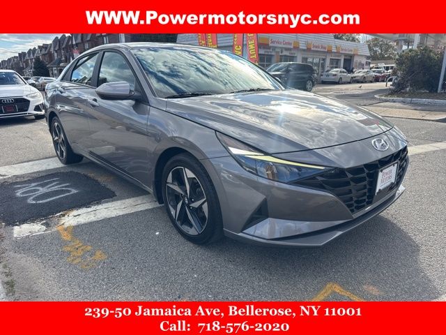 2023 Hyundai Elantra SEL Image 2 of 37