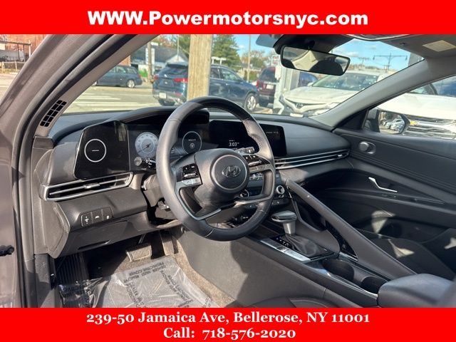 2023 Hyundai Elantra SEL Image 16 of 37