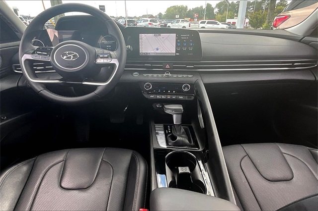 2023 Hyundai Elantra Hybrid Limited Image 17 of 32