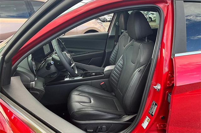 2023 Hyundai Elantra Hybrid Limited Image 13 of 32