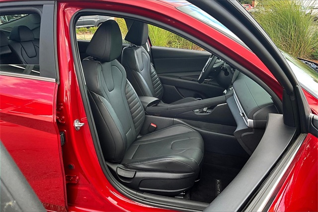2023 Hyundai Elantra Hybrid Limited Image 12 of 32