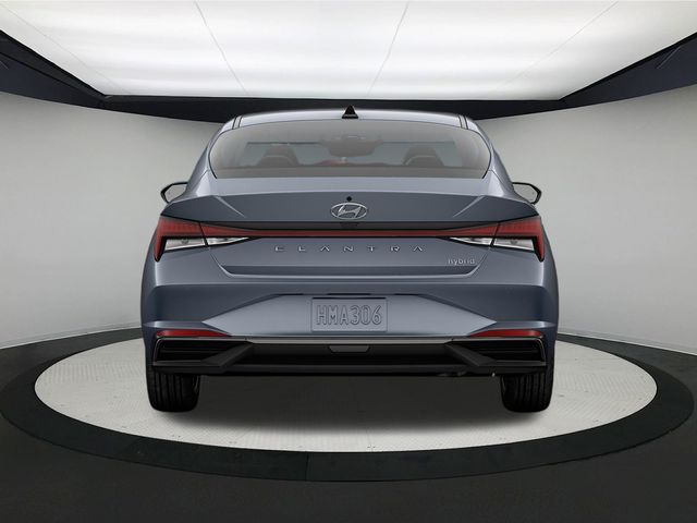 Vehicle image 11 of 21