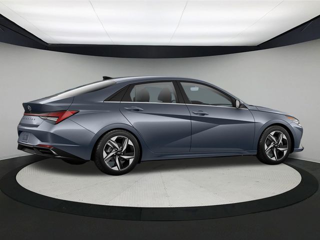 Vehicle image 9 of 21