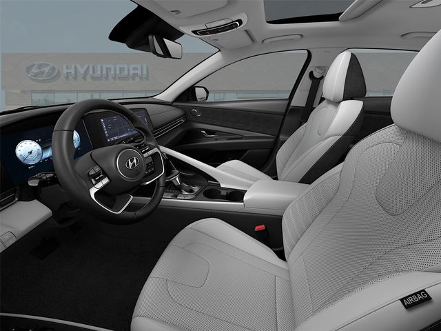 Vehicle image 18 of 21