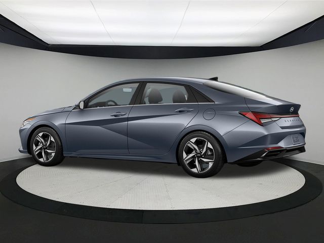 Vehicle image 12 of 21