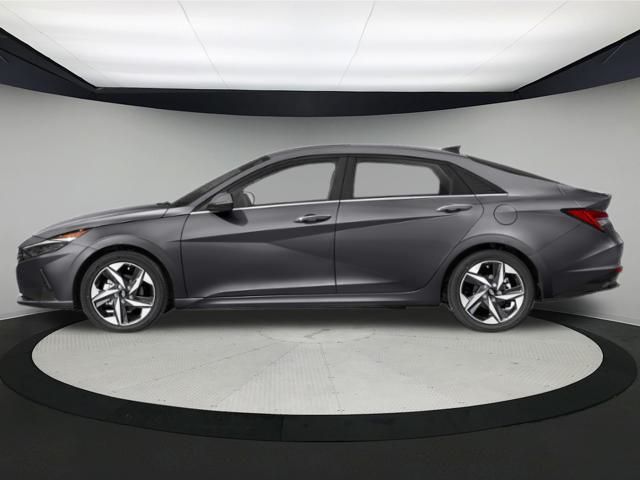Vehicle image 15 of 21