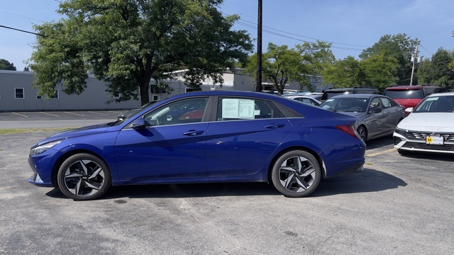 Vehicle image 8 of 29