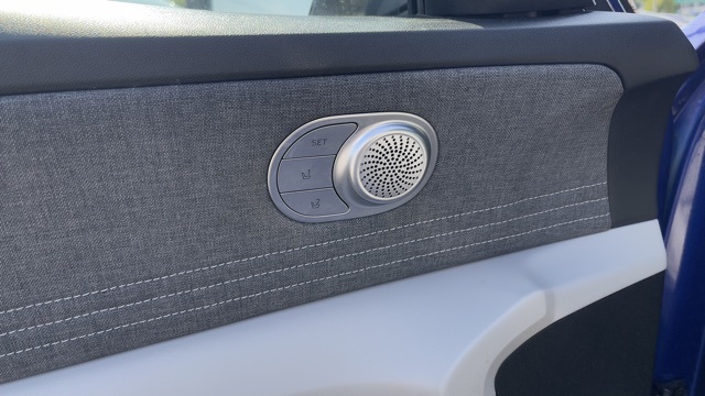 Vehicle image 20 of 29
