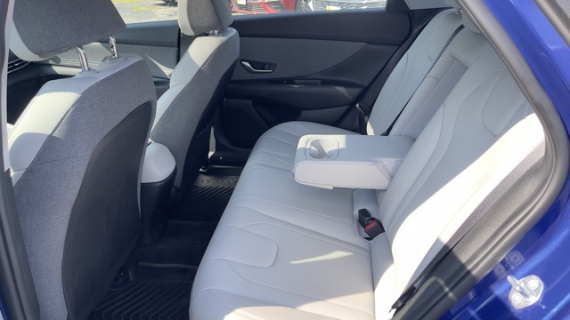 Vehicle image 11 of 29