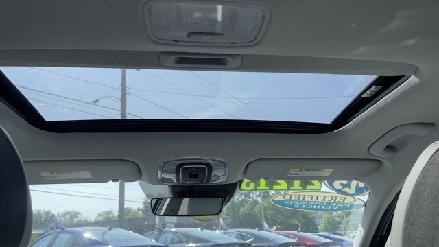 Vehicle image 15 of 29