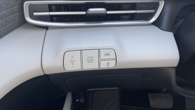 Vehicle image 19 of 29