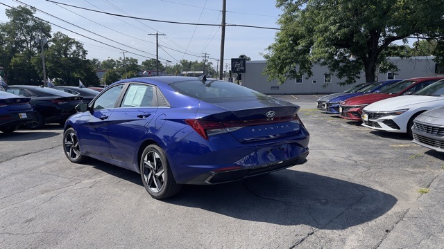 Vehicle image 6 of 29