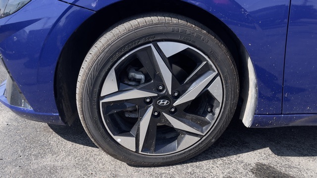 Vehicle image 9 of 29
