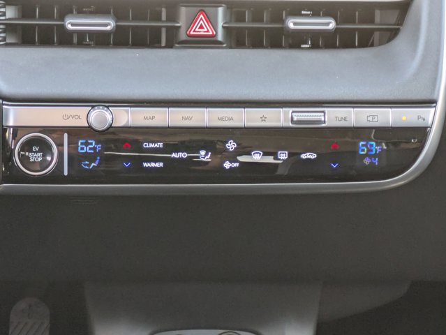Vehicle image 22 of 27