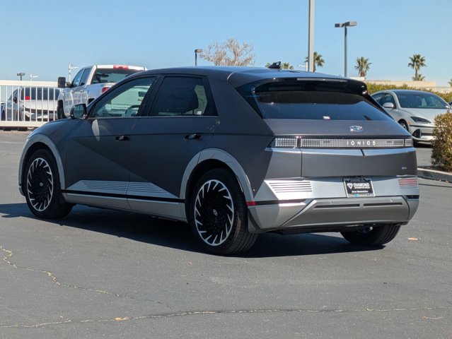 Vehicle image 6 of 27
