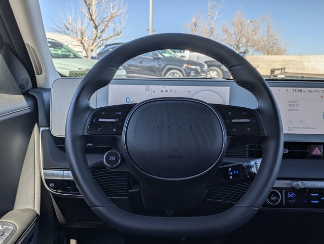 Vehicle image 18 of 27