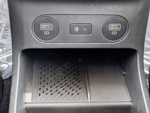 Vehicle image 24 of 27