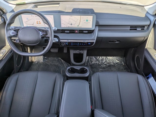 Vehicle image 14 of 27