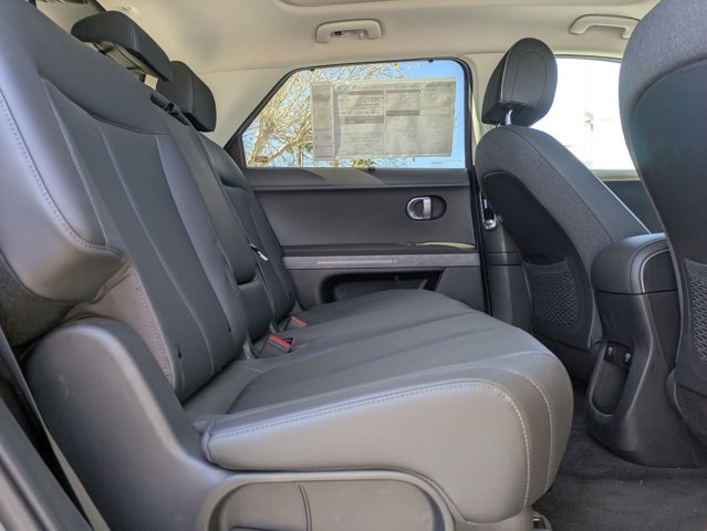 Vehicle image 10 of 27