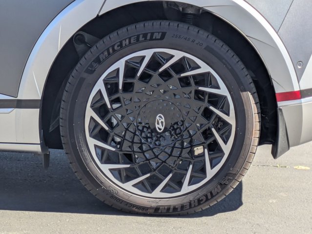 Vehicle image 7 of 27