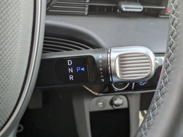 Vehicle image 25 of 27