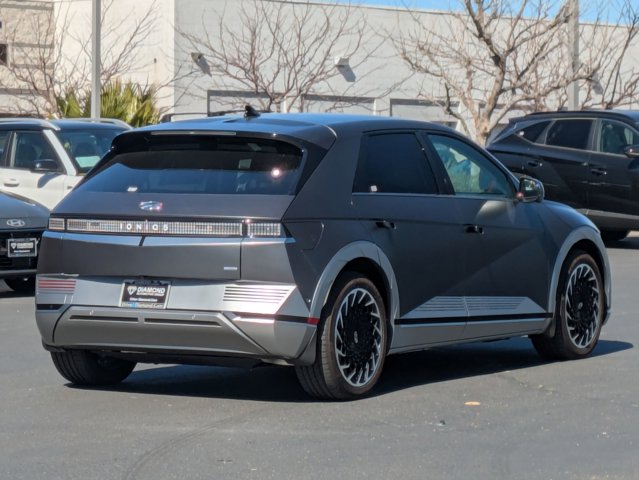 Vehicle image 4 of 27
