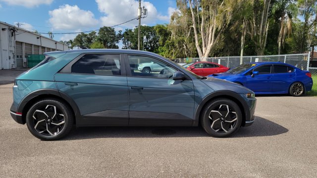 Vehicle image 5 of 34