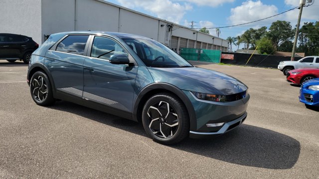 Vehicle image 4 of 34