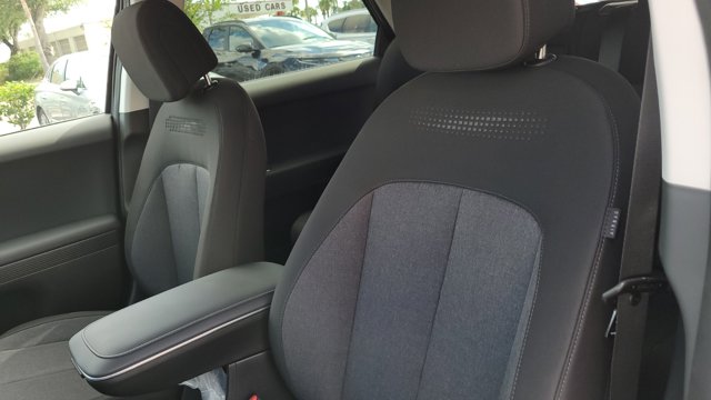 Vehicle image 20 of 34
