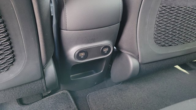 Vehicle image 15 of 34