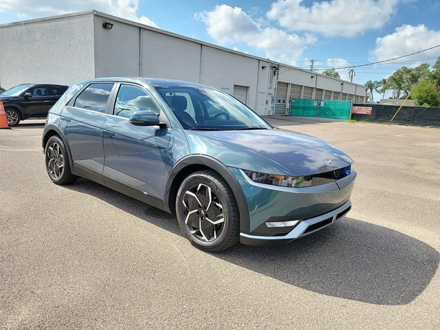 Vehicle image 3 of 34