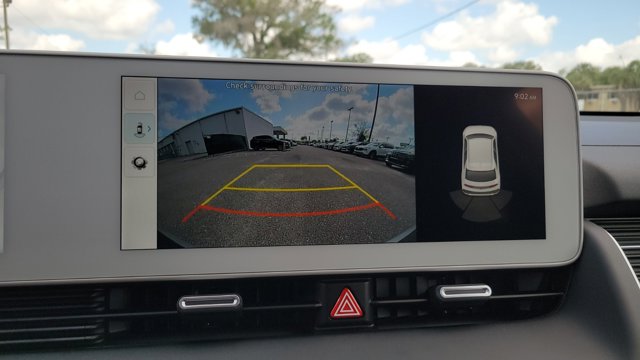 Vehicle image 23 of 34