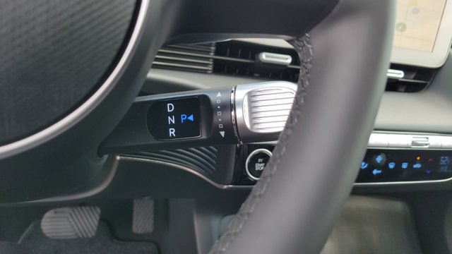 Vehicle image 29 of 34