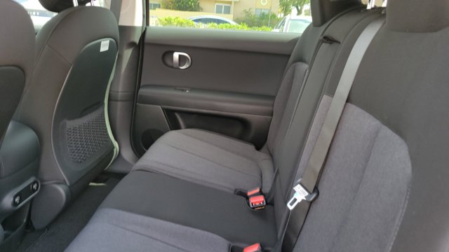 Vehicle image 14 of 34