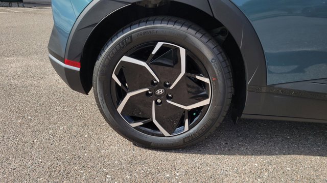 Vehicle image 11 of 34