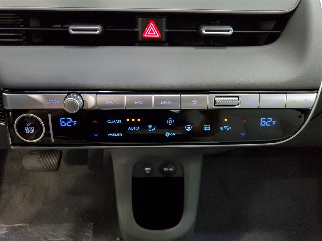 Vehicle image 15 of 35