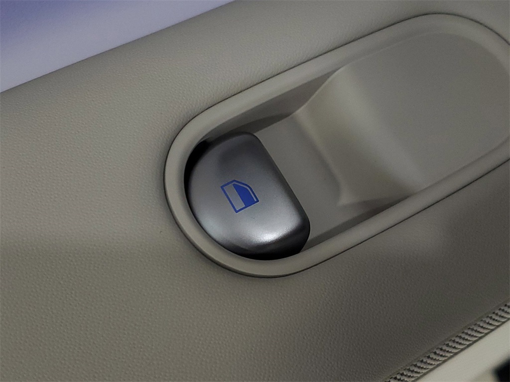 Vehicle image 34 of 35