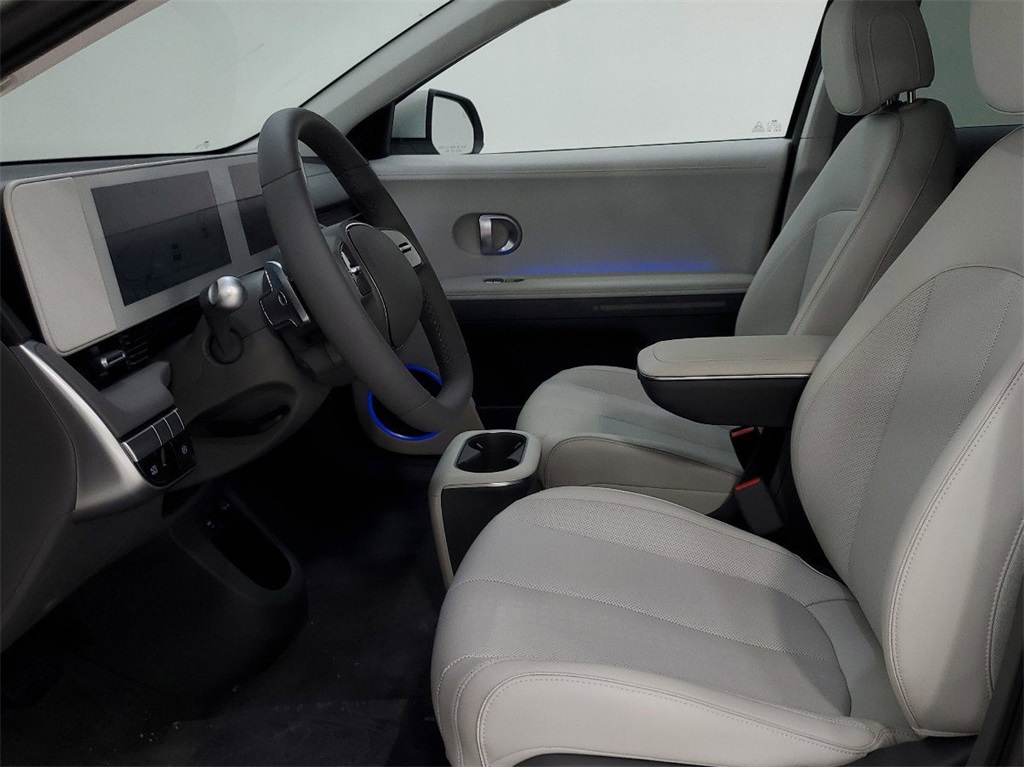 Vehicle image 18 of 35