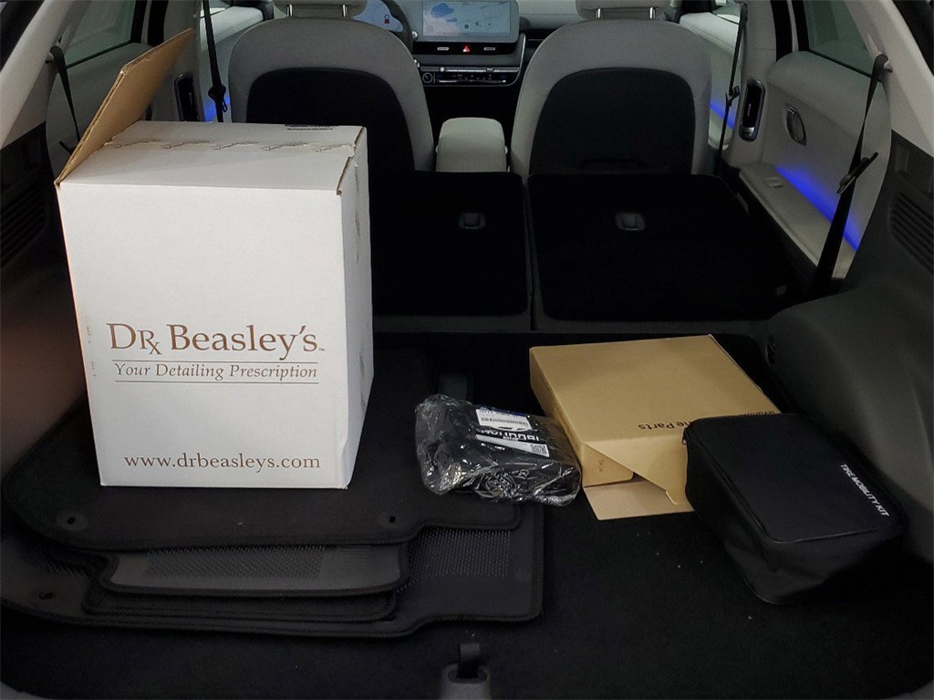 Vehicle image 23 of 35
