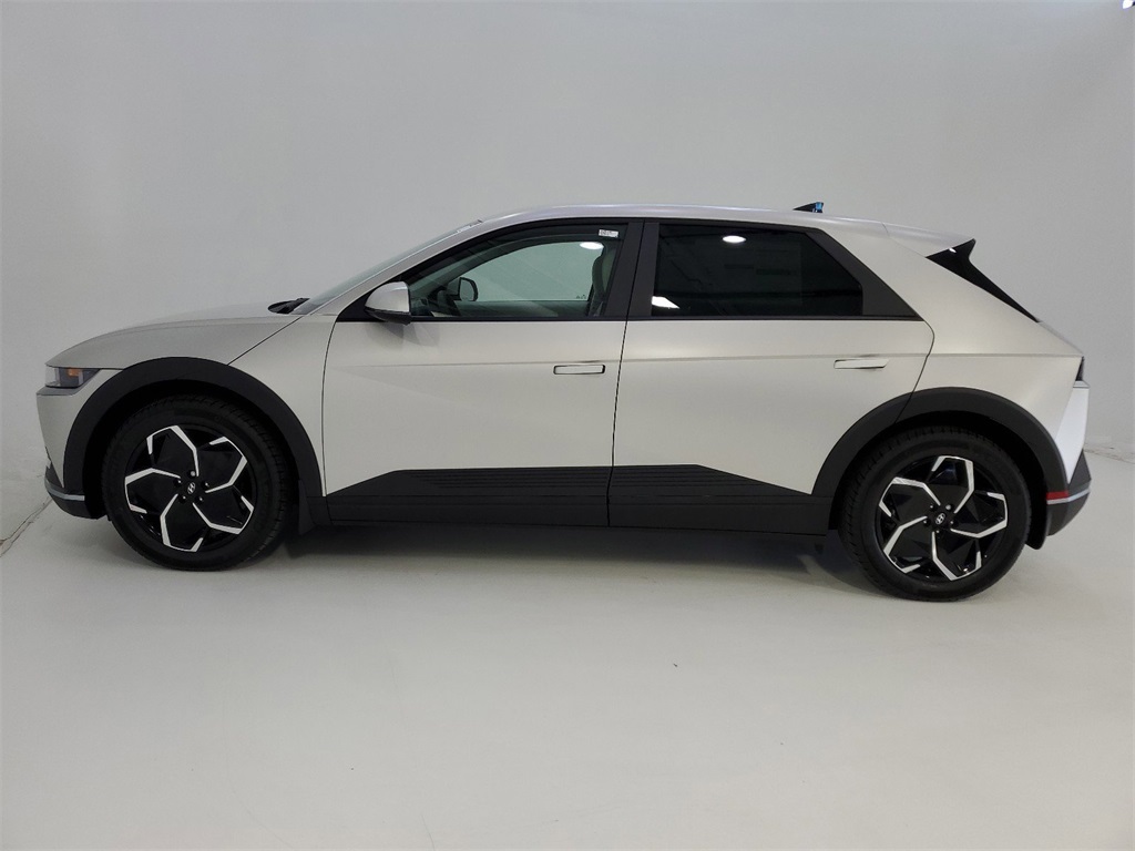Vehicle image 3 of 35