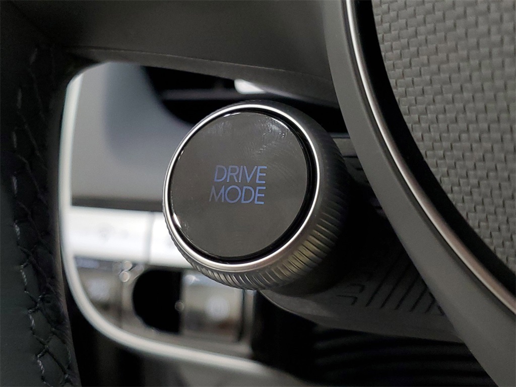 Vehicle image 29 of 35