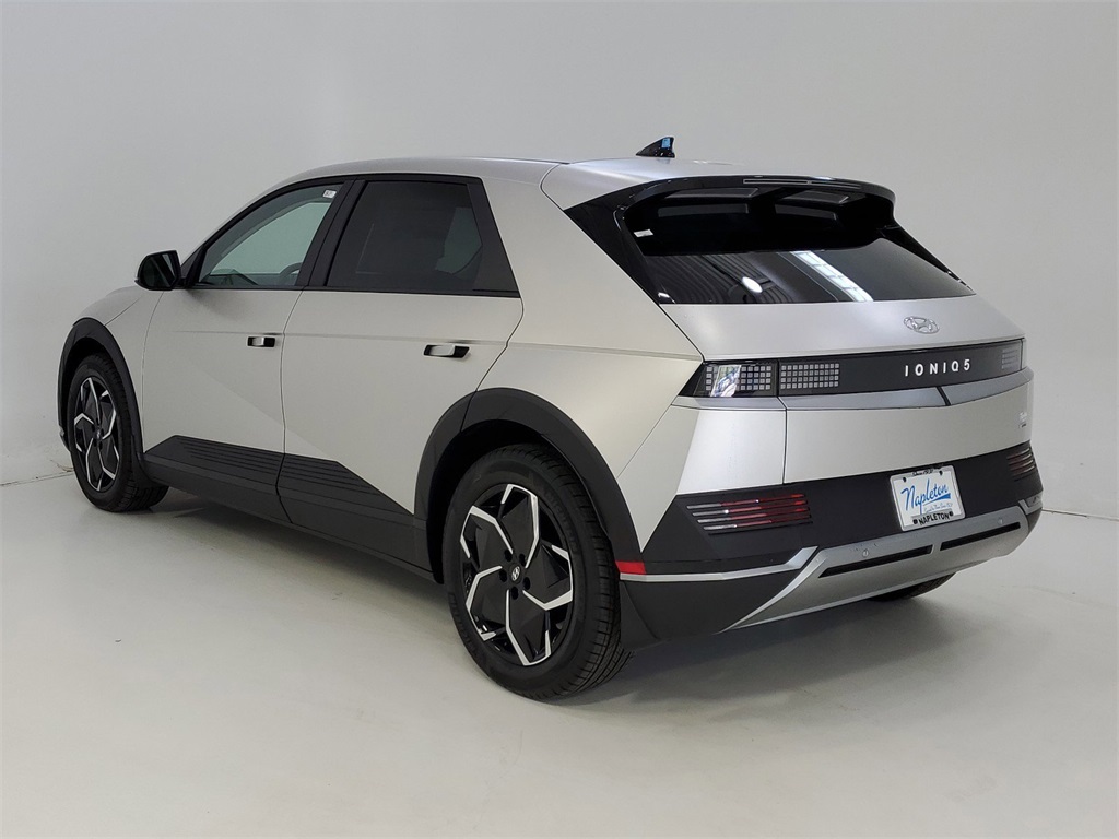 Vehicle image 4 of 35