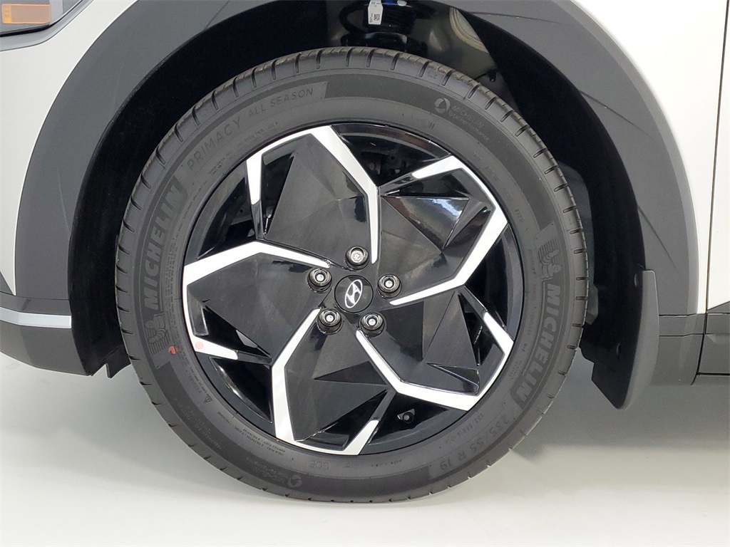 Vehicle image 6 of 35
