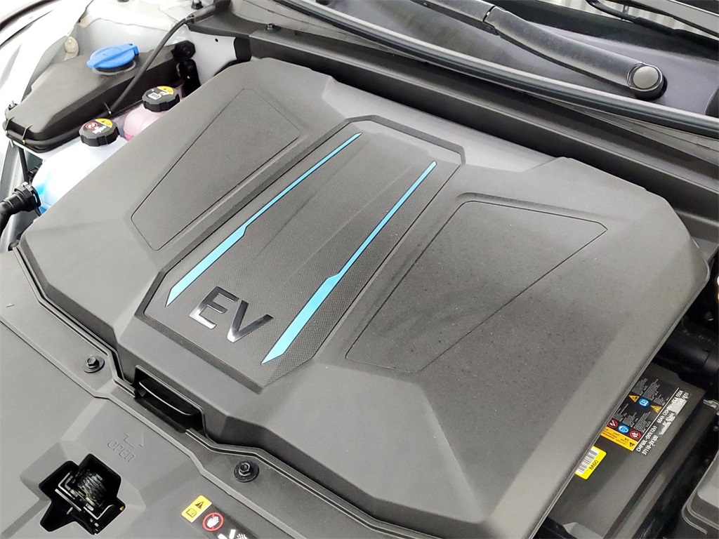 Vehicle image 7 of 35