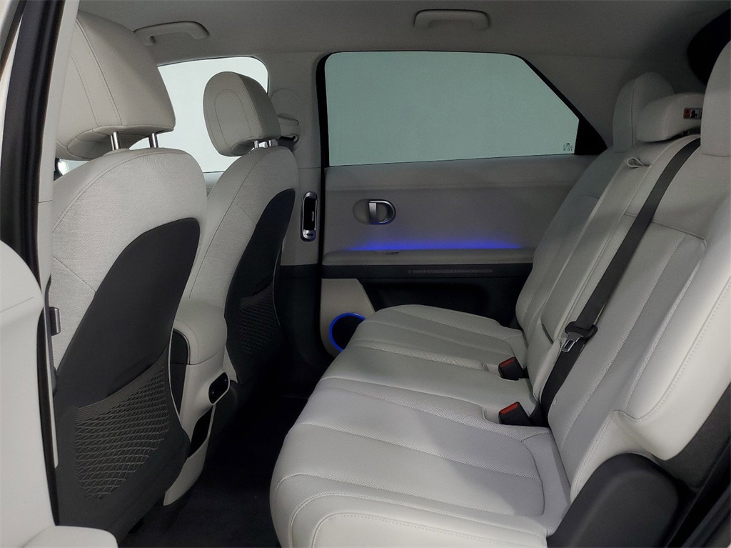 Vehicle image 20 of 35