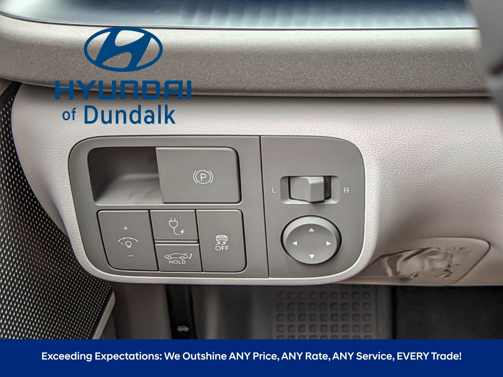 Vehicle image 27 of 28