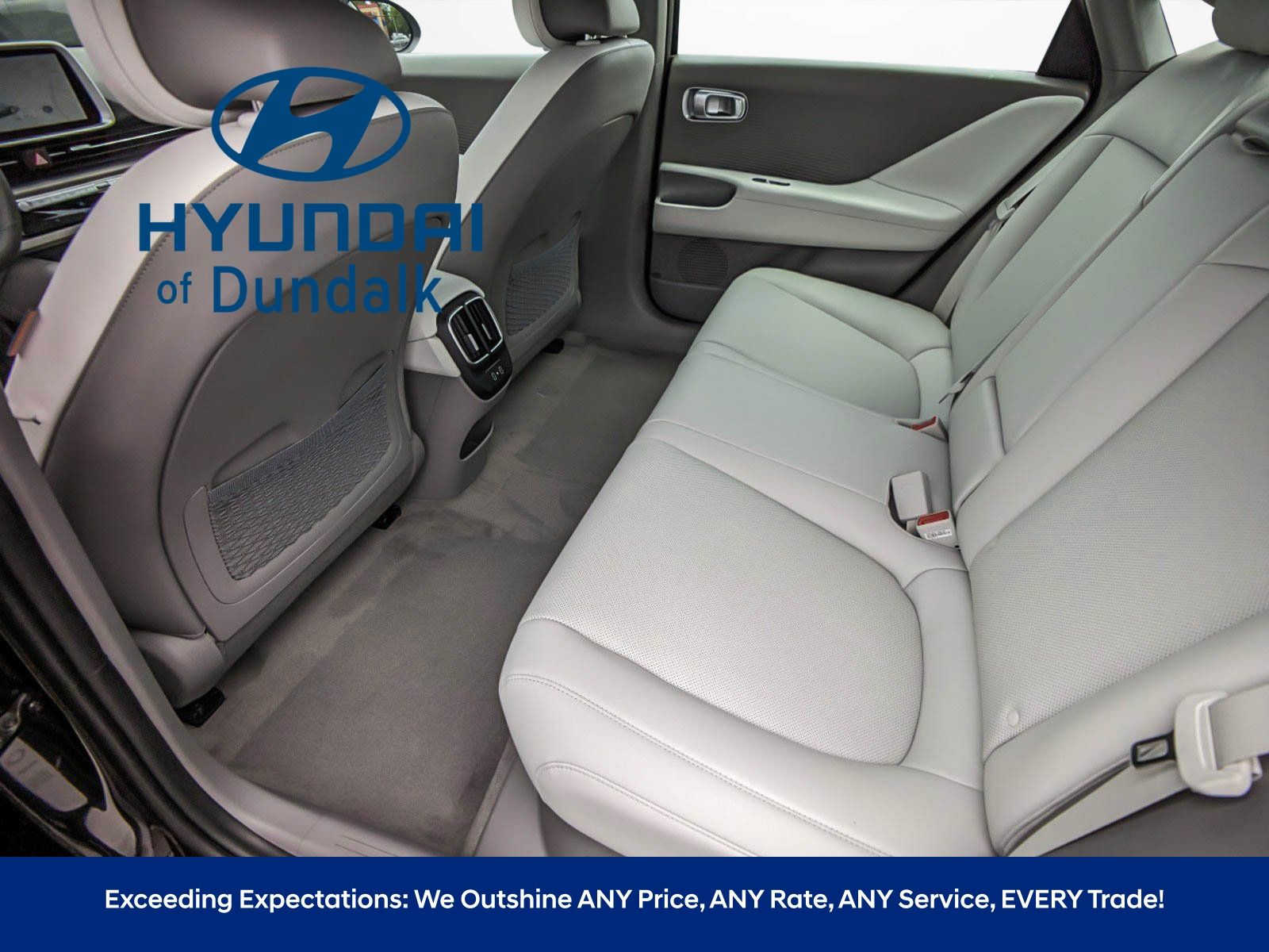 Vehicle image 11 of 28