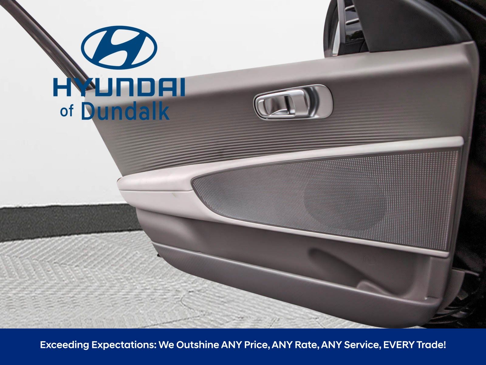 Vehicle image 21 of 28